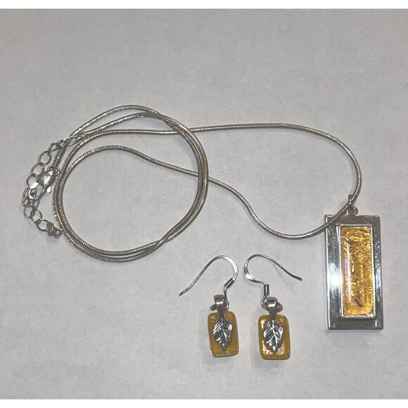 Yellow Swirl Resin Pendant & Matching Earrings w/20” Silver Chain Leaf Detail - Picture 2 of 9